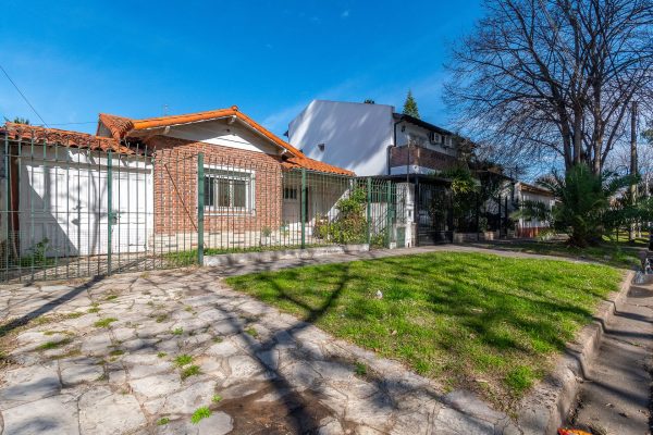 3-Room House with Garden and Garage - Olivos