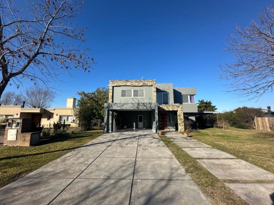 CASA EN VENTA EN SAN ISIDRO LABRADOR c/ PILETA