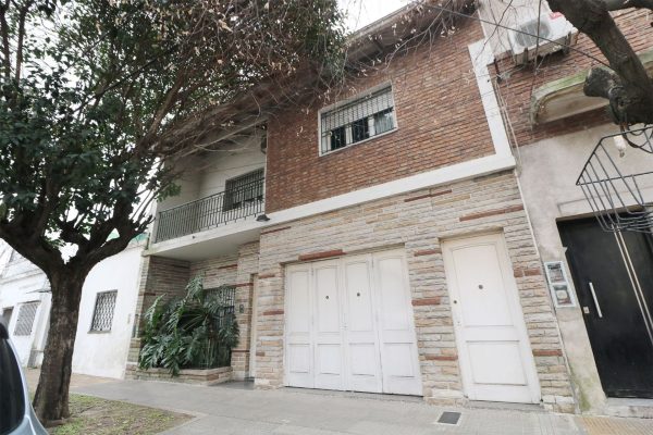 Sale 5-Room House with Pool and Grill in V. Adelina
