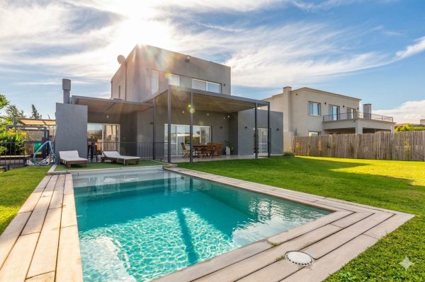 VENTA: 4 habitaciones + escritorio - LOTE CENTRAL