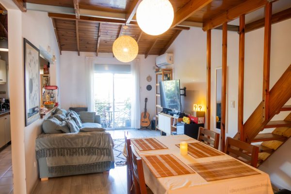 FOR SALE FLOOR-THROUGH APARTMENT 100sqm OLIVOS 2 PARKING SPACES