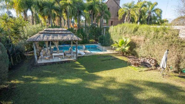 VENTA casa 4 ambientes con pileta en Boat Center