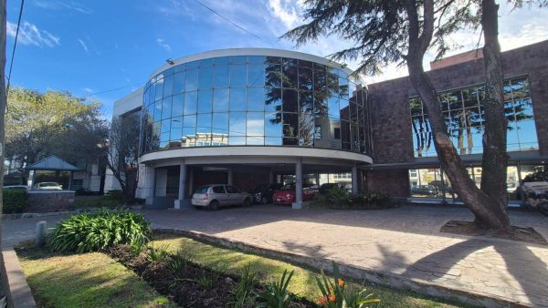 Office for rent with parking in San Isidro