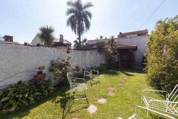 For Sale House Olivos bright with Garden and grill