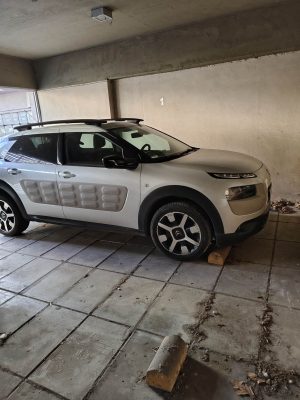 Covered parking space for Sale in San Fernando