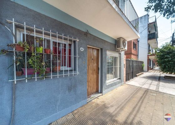 1-bedroom Ground-Floor Apartment with Renovated Patio Like New