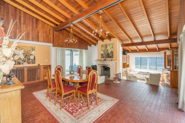 For Sale House 5-bedroom Martinez with Pool/Garden