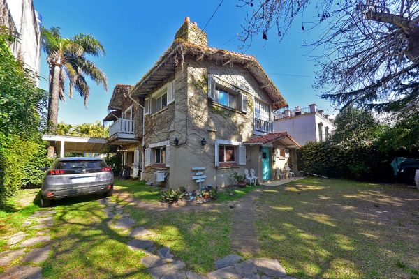 For Sale Renovated House 4-bedroom Historic Center San Isidro