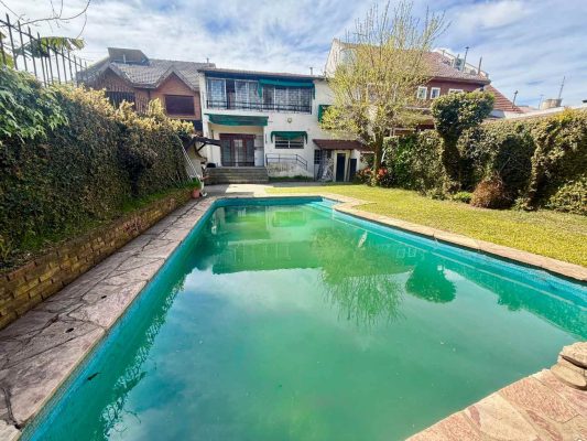 House 4-bedroom Garden Pool Parking Olivos Exchange