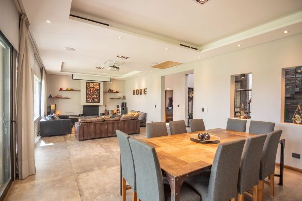Imposing house for sale in Santa Catalina V. Nueva