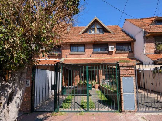 House 3-bedroom for sale Olivos garage garden