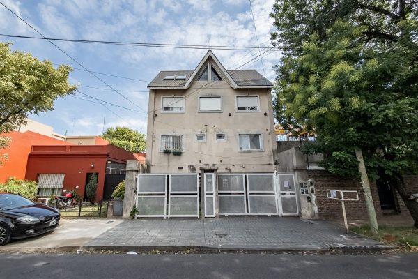 For Sale PH Triplex 3-bedroom With Garage Florida Oeste