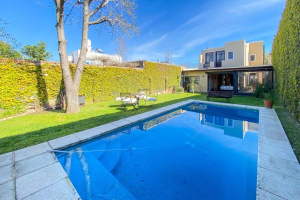 FOR SALE House 400m2 lot Pool/Garden Martínez