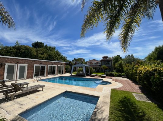 FOR SALE 5-bedroom HOUSE WITH BBQ AREA | Sta M. Tigre