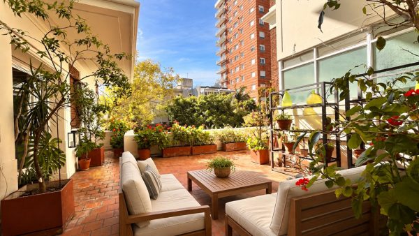 FOR RENT 3-bedroom apartment/garage/balcony terrace UNIQUE!