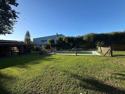 House 2 Bedroom with Pool and Park - Tigre