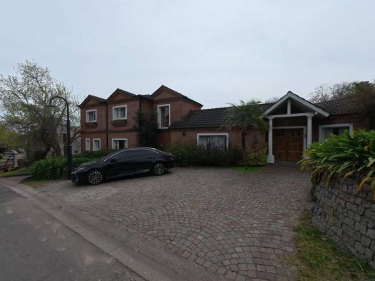 House For Sale - 4-bedroom in Barrancas de San José