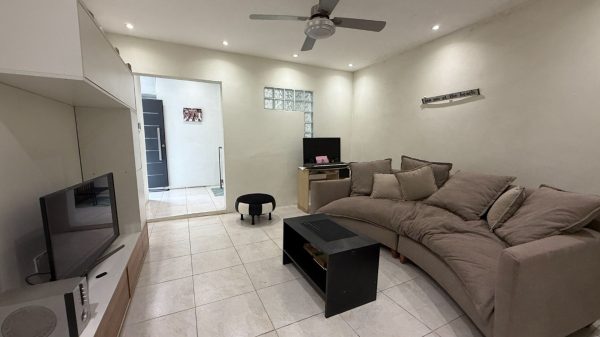 House for sale multi-family - Av Benavidez