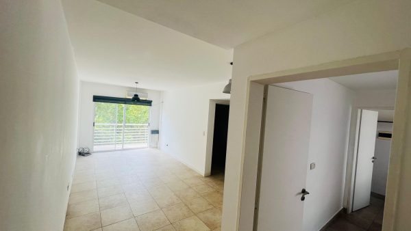 For Rent 1-bedroom With Parking in Victoria