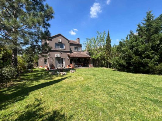 For Sale 3-bedroom House Eligible for Credit Santa Catalina