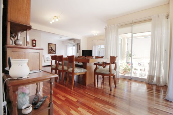 For Rent Apartment 3-bedroom with Balcony Garage in Olivos