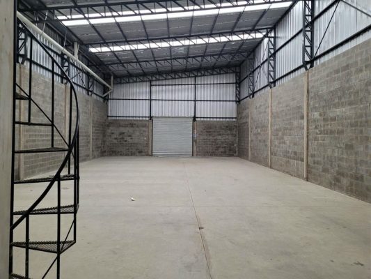 Galpon A Estrenar En Ricardo Rojas,Zona Industrial