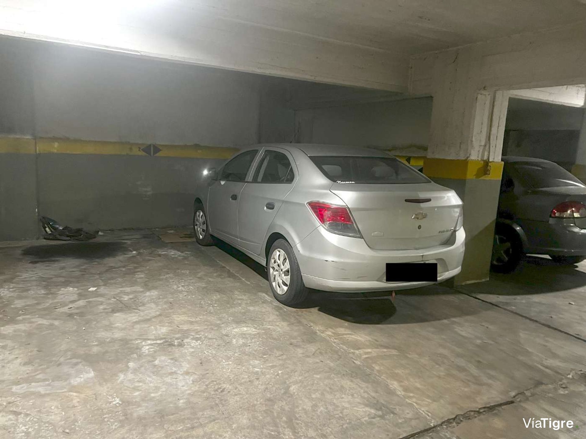 For Sale: Florida Garage, within meters of Maipú, UF18