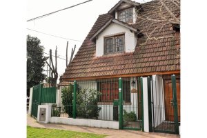 Casa 4 Amb Con Jardin Y Cochera - Don Torcuato