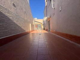 3-Room Front-Facing Apartment with Patio and Garage, Munro