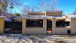 4-room house with park and pool