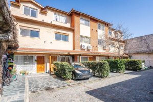Triplex House in Munro, 2 Bedrooms + Playroom