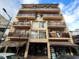 Excellent 2-Room Apartment Victoria Credit Approved