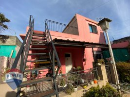 House for Sale: 3 rooms + 2 single rooms, Victoria St. with garage