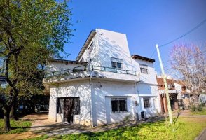 HOUSE FOR SALE - 4 rooms, ideal for 2 families, Carapachay