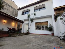 Sale of 4-room house in Martinez.