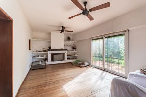 7-room house for sale with pool to refit, Olivos