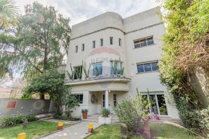 Single-family house, pool park, for Embassy – La Lucila