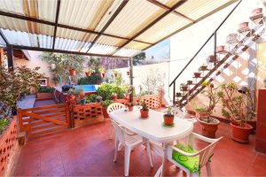 Sale of 4-Room Property with Patio, Garden, Pool – Munro