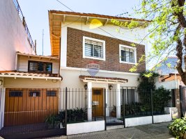 Sale Two-Story House 3 Bedrooms/Playroom/Garage/Quinch