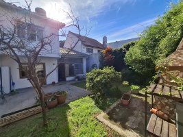 4-room house for sale at Venta Olivos with garden and garage, well located