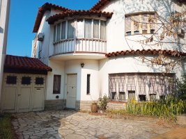 House for Sale 5 Rooms Vicente Lopez Needs Renovation