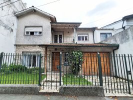 4-Room House for Sale Olivos, Vte. Lopez