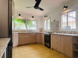 House for Sale Punta Chica Victora with Barbecue and Pool