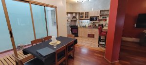 4-room house with garage for sale in Florida