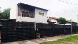 VENTA 2 CASA + MONOAMBIENTE en LOTE PROPIO