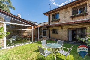 House for sale in Don Torcuato with garden and barbecue.