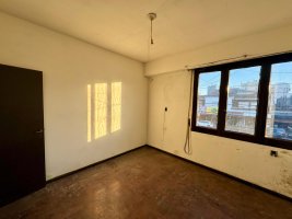 4-room apartment with patio, to be refurbished, Seller Lopez