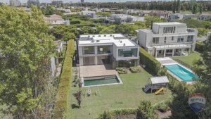 House for Sale in El Golf, Golf View