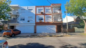 Venta Dos Ambientes Cochera Luminoso Olivos