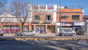 Unbeatable Apartment with front storefront - San Isidro